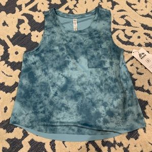 RBX Active top with front pocket! Size Small!